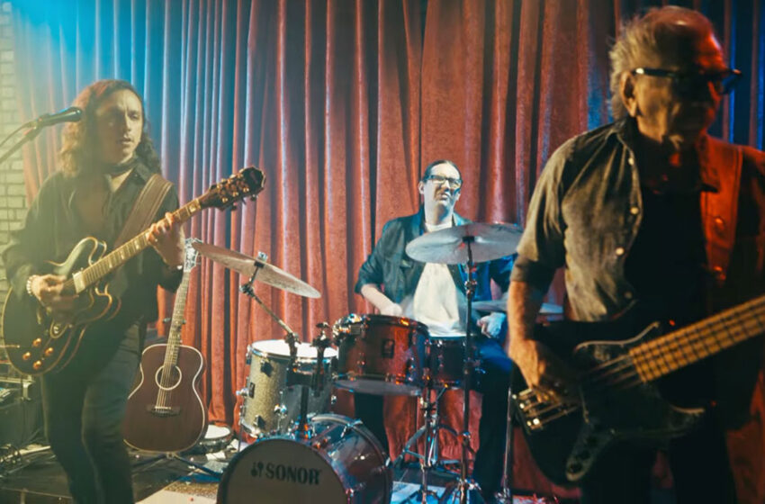  Cut Blues presenta “No Es Normal”