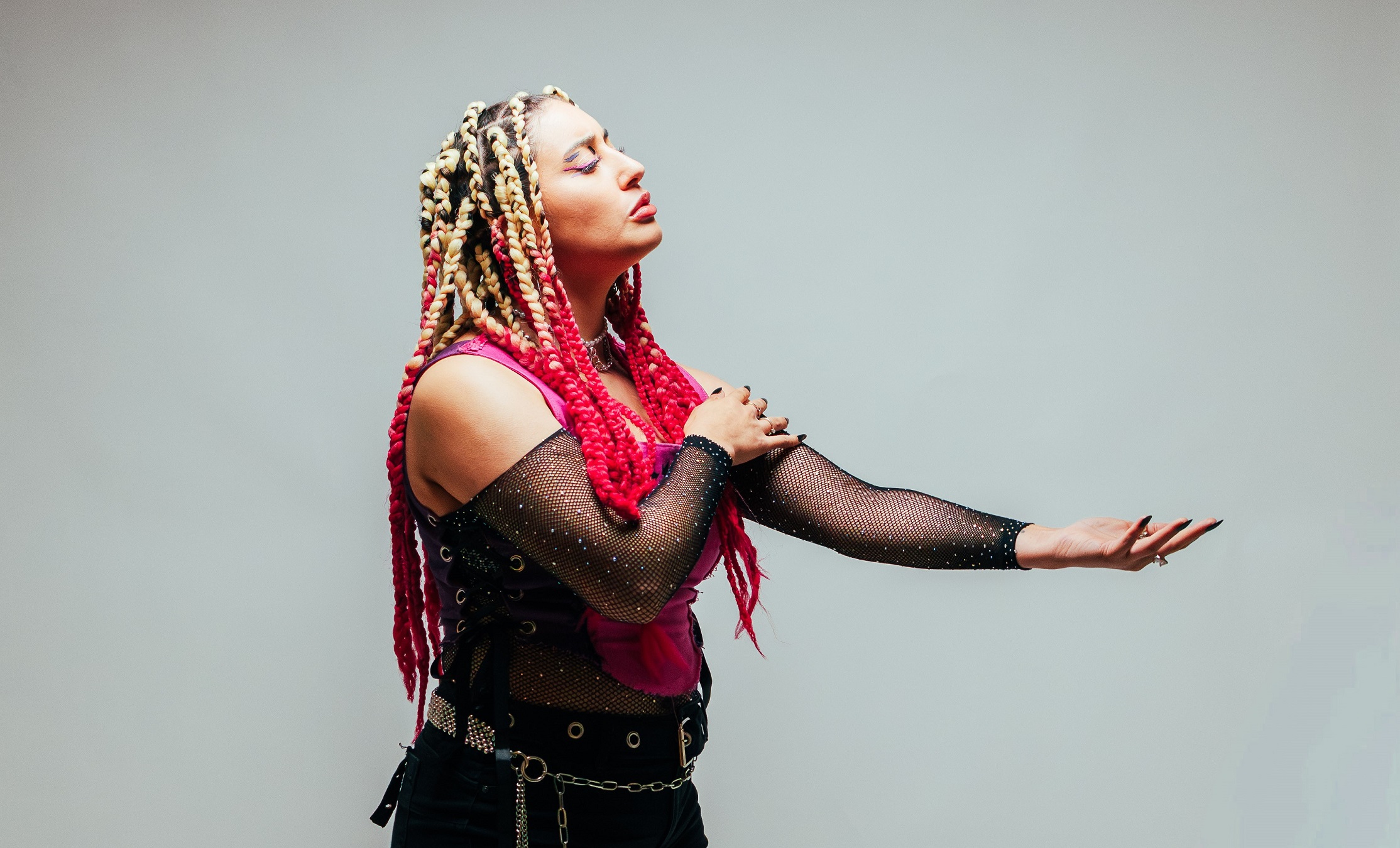  Artista chilena Dolce K se abre camino en la música urbana con su primer single “Baby perdón”