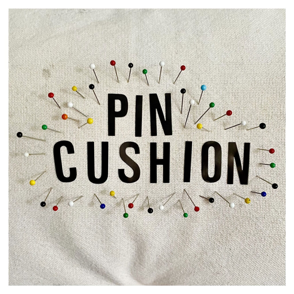 Johnny Pears lleva el dolor cotidiano a “Pin Cushion”