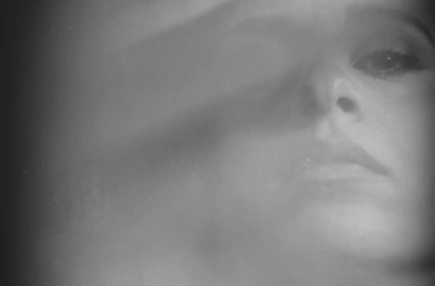  Federica Tammaro sale de la sombra en “La Sombra de Mi Ser”